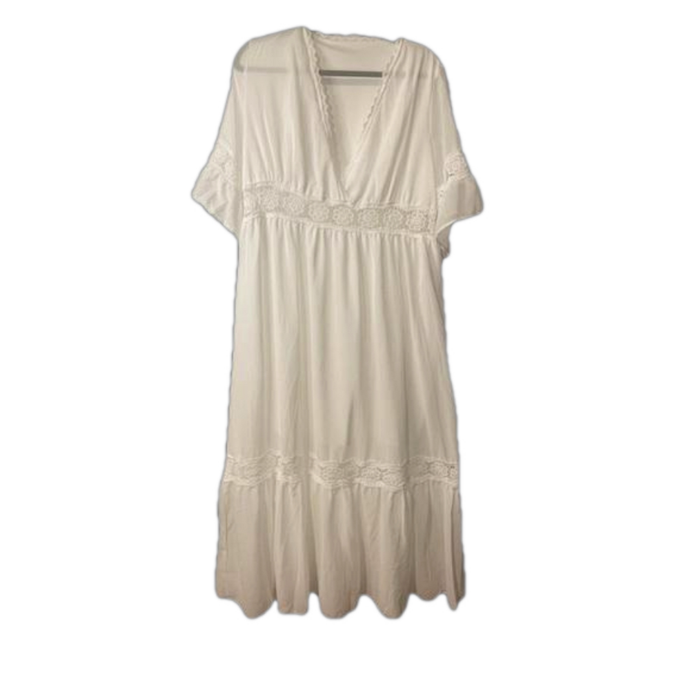White unlabeled Ladies dress sheer with lace cutout around middle size 1x P